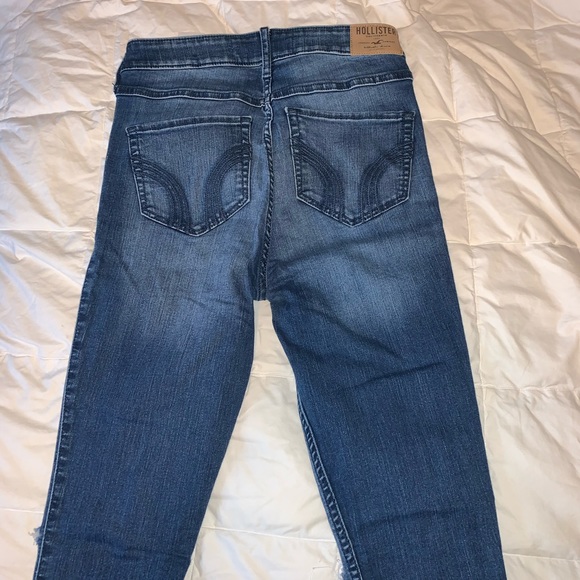 Hollister Highrise Ripped Jeans - Picture 3 of 3